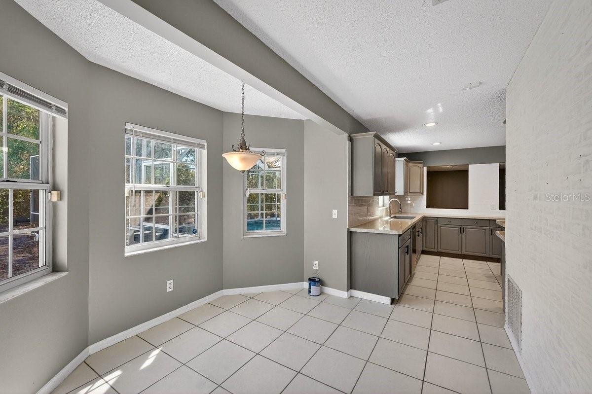 Image 39 of 60 For 19 Woodglen Place