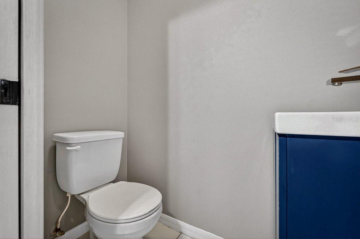 Image 40 of 60 For 19 Woodglen Place