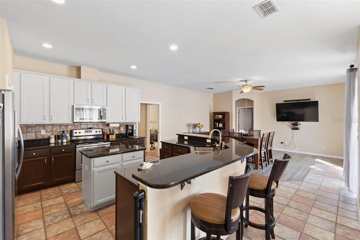 Image 10 of 40 For 7909 Fernleaf Drive