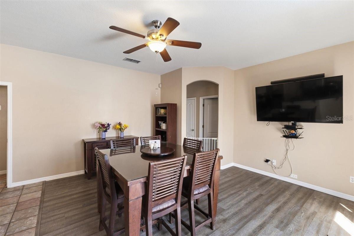 Image 16 of 40 For 7909 Fernleaf Drive