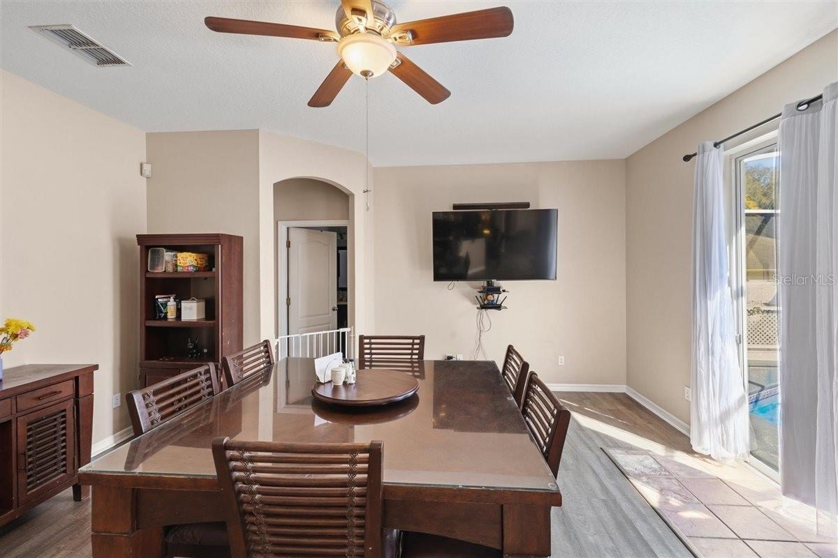 Image 17 of 40 For 7909 Fernleaf Drive