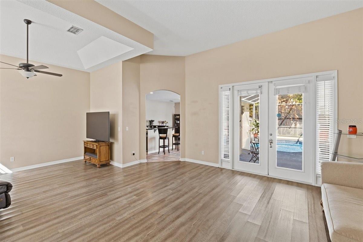 Image 9 of 40 For 7909 Fernleaf Drive