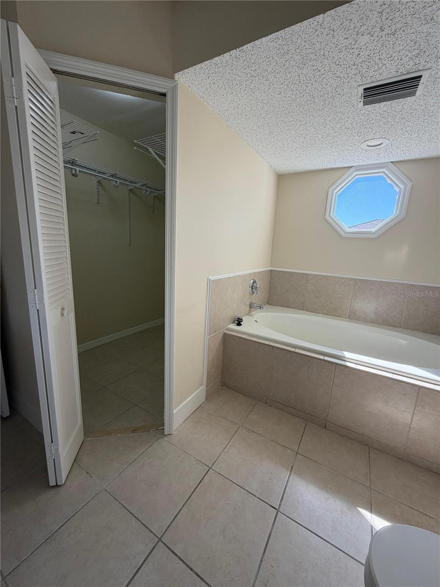 Image 5 of 15 For 2689 Courtland Boulevard