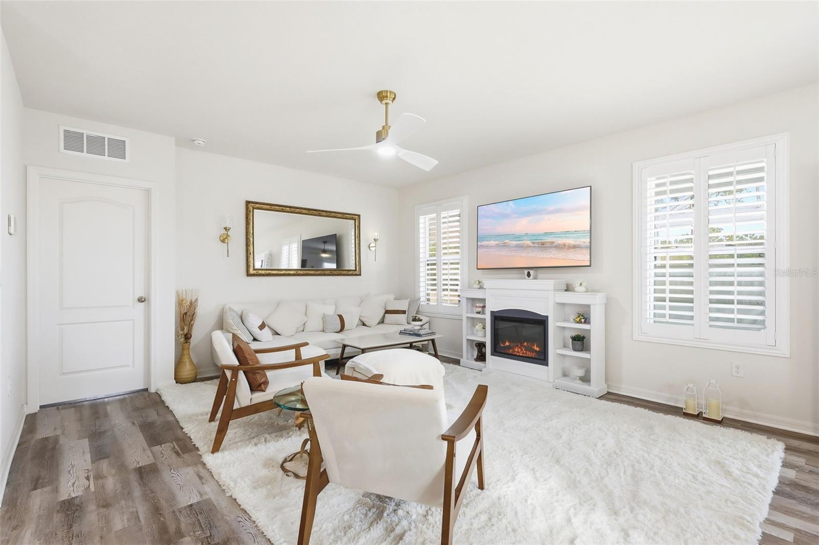 Image 8 of 43 For 525 Stowers Drive