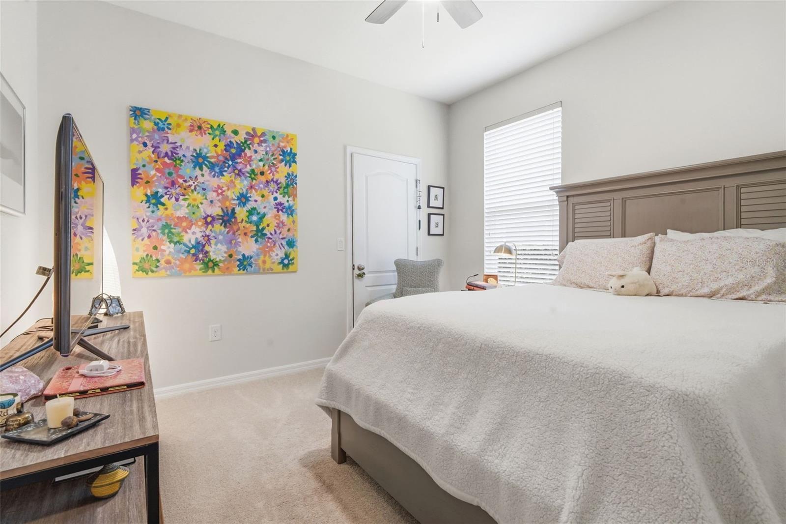 Image 19 of 41 For 404 Victoria Trails Blvd