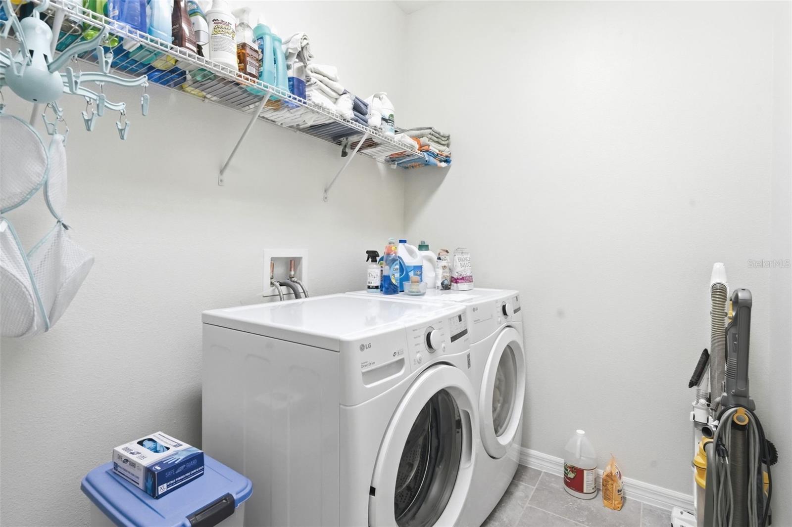 Image 25 of 41 For 404 Victoria Trails Blvd