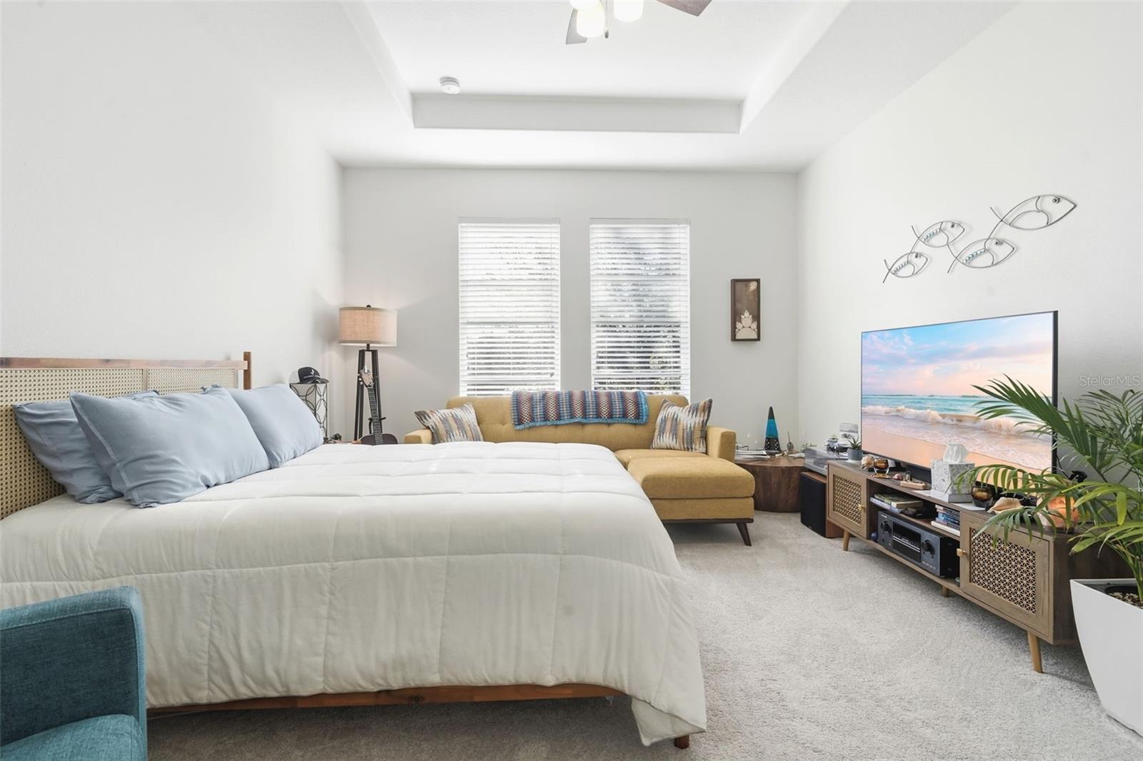 Image 27 of 41 For 404 Victoria Trails Blvd