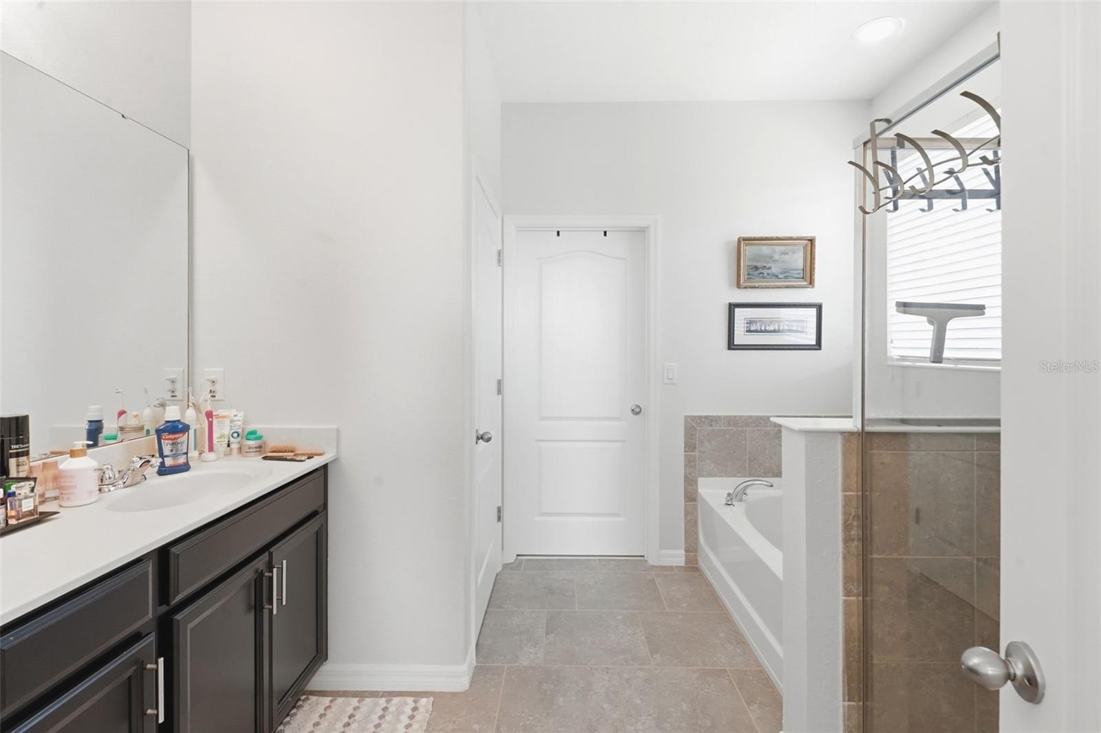 Image 30 of 41 For 404 Victoria Trails Blvd