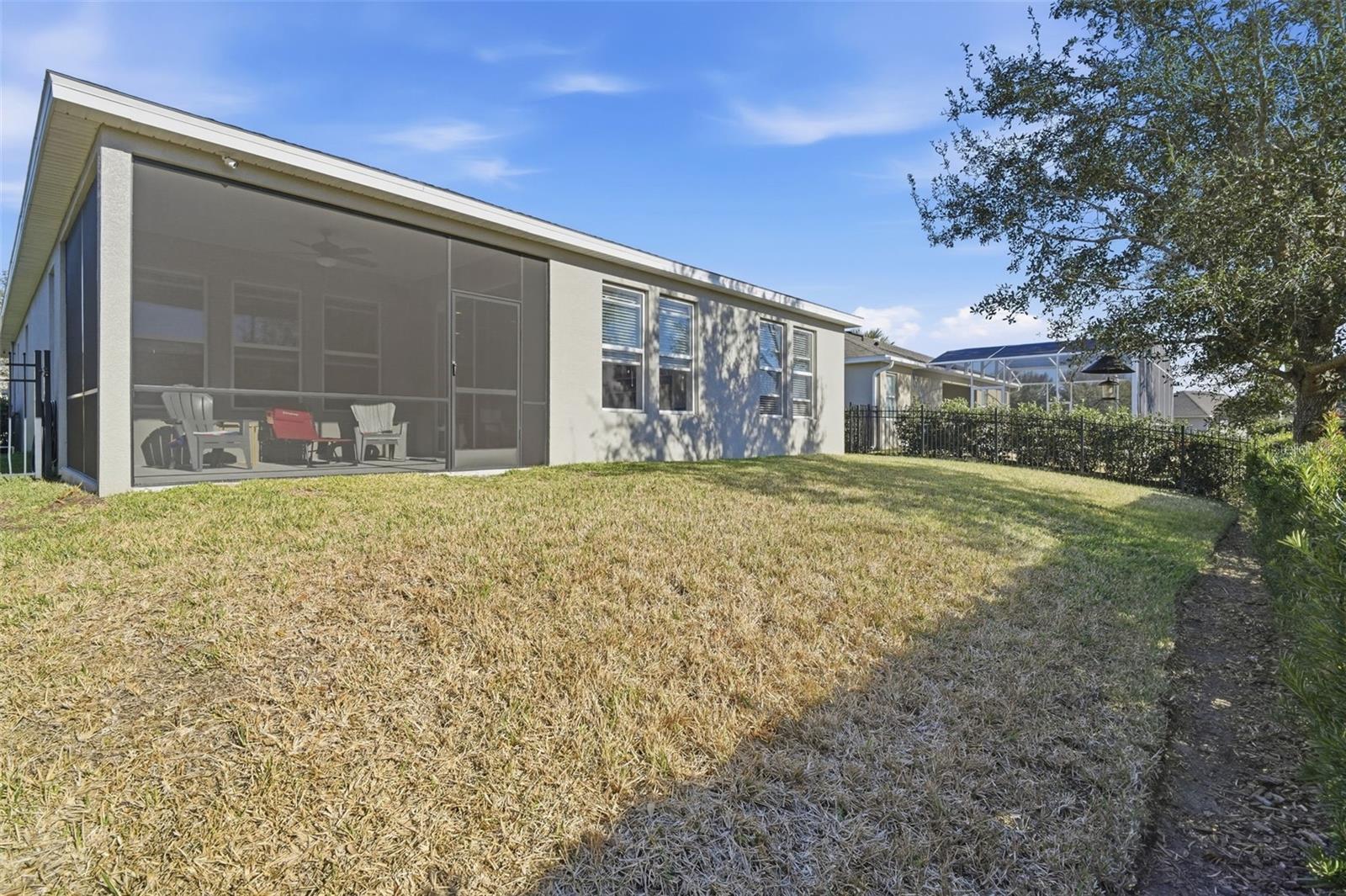 Image 34 of 41 For 404 Victoria Trails Blvd