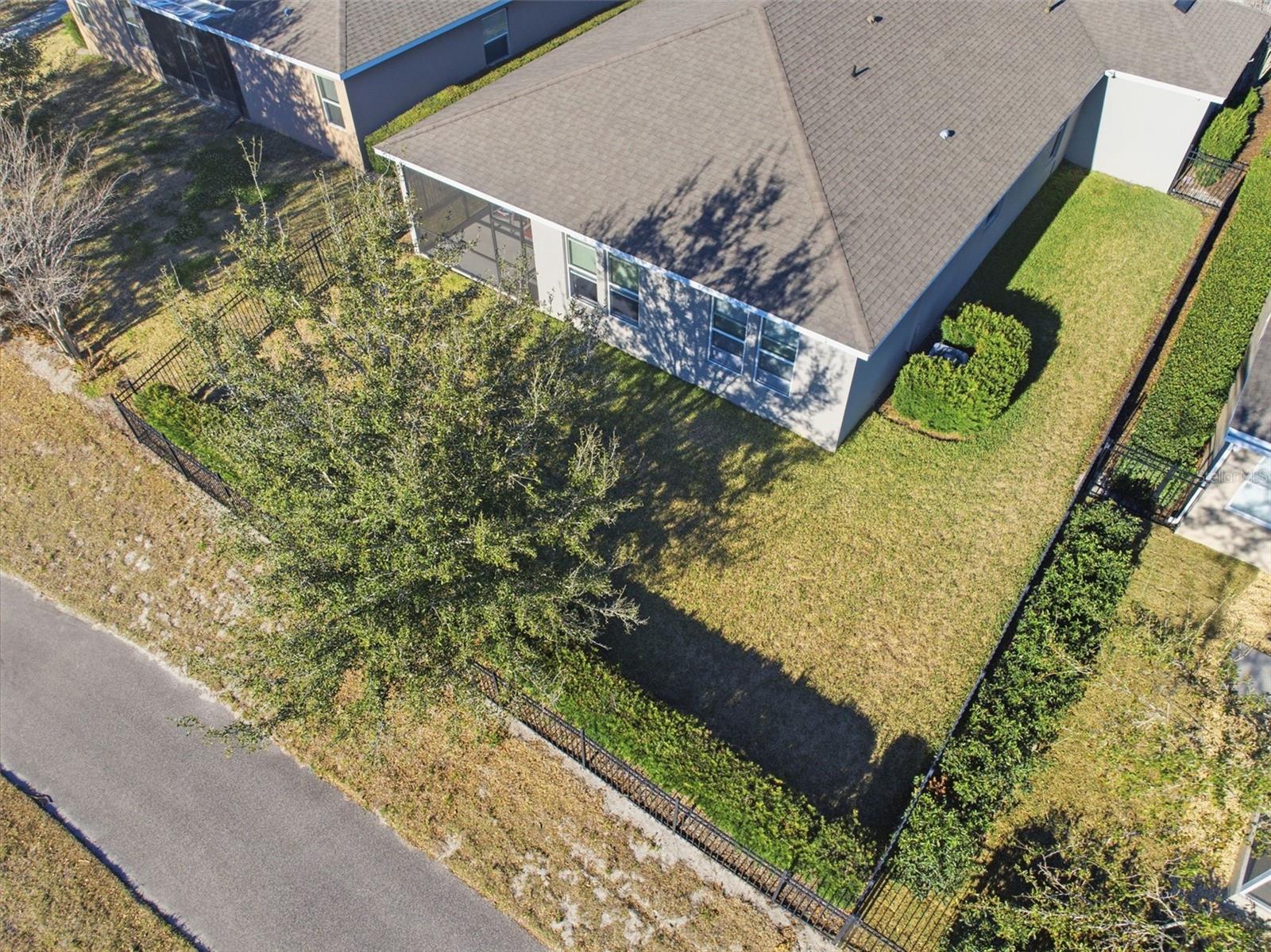 Image 37 of 41 For 404 Victoria Trails Blvd