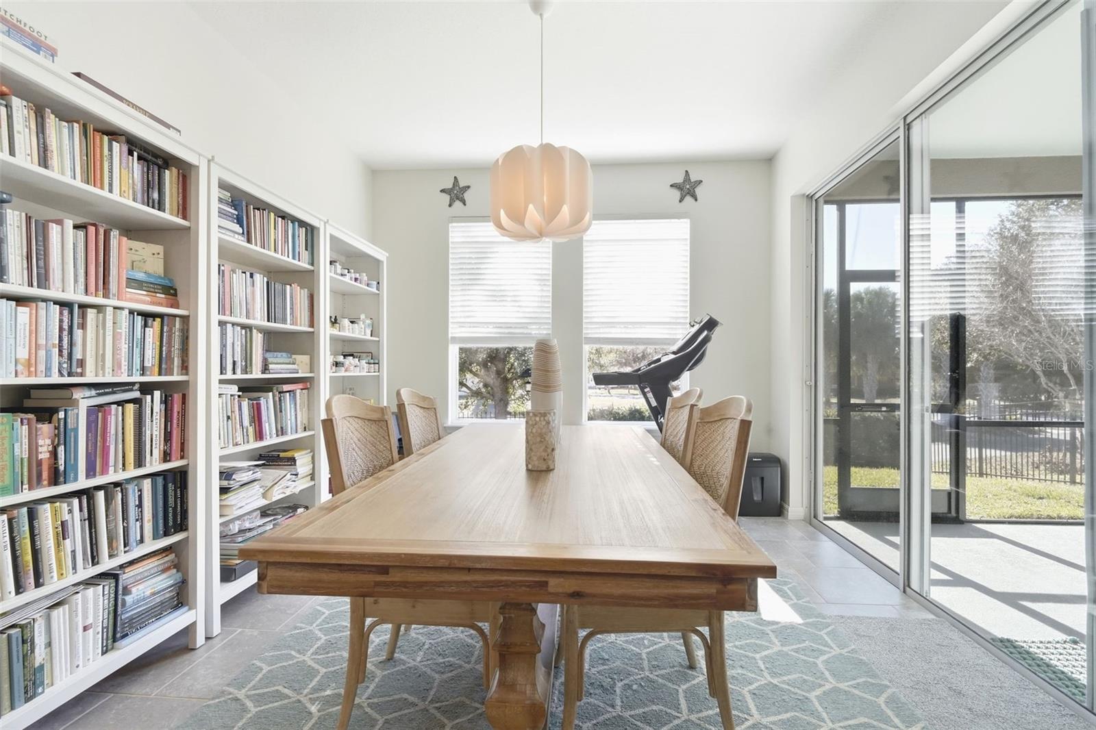 Image 9 of 41 For 404 Victoria Trails Blvd