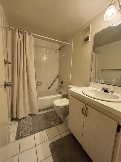 Image 14 of 19 For 120 Hibiscus Woods Court 2a