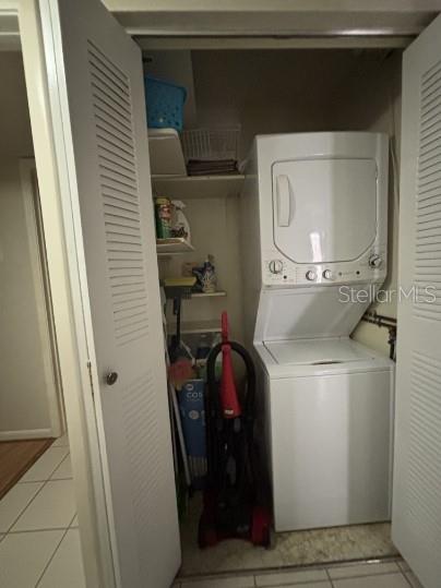 Image 17 of 19 For 120 Hibiscus Woods Court 2a