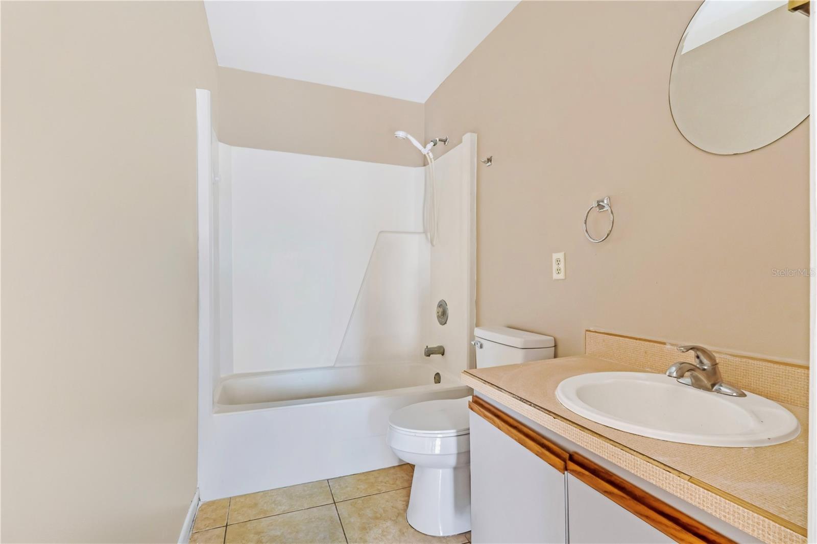 Image 13 of 22 For 951 Beau Court