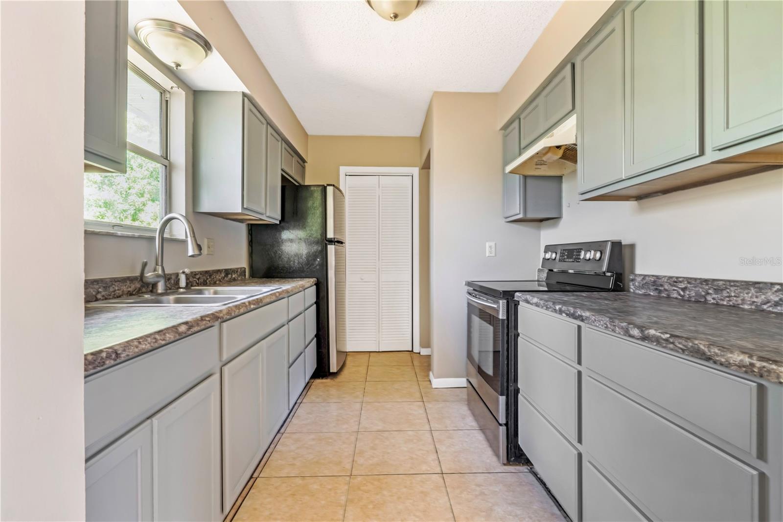 Image 6 of 22 For 951 Beau Court