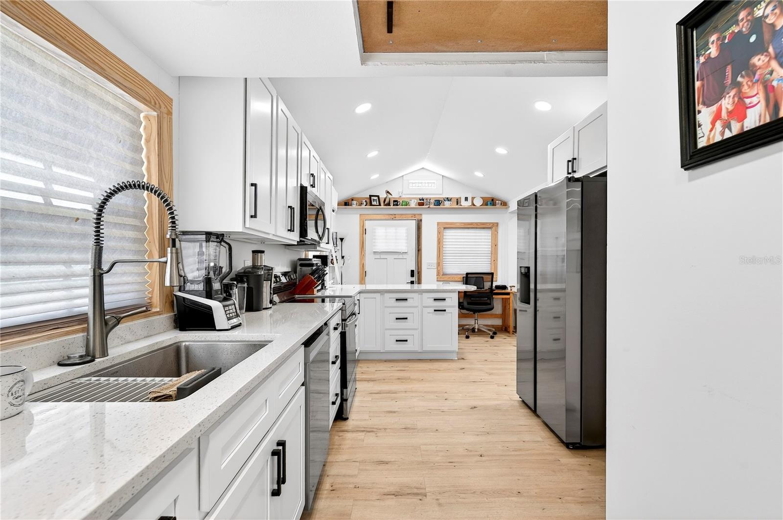 Image 20 of 41 For 607 Jefferson Street