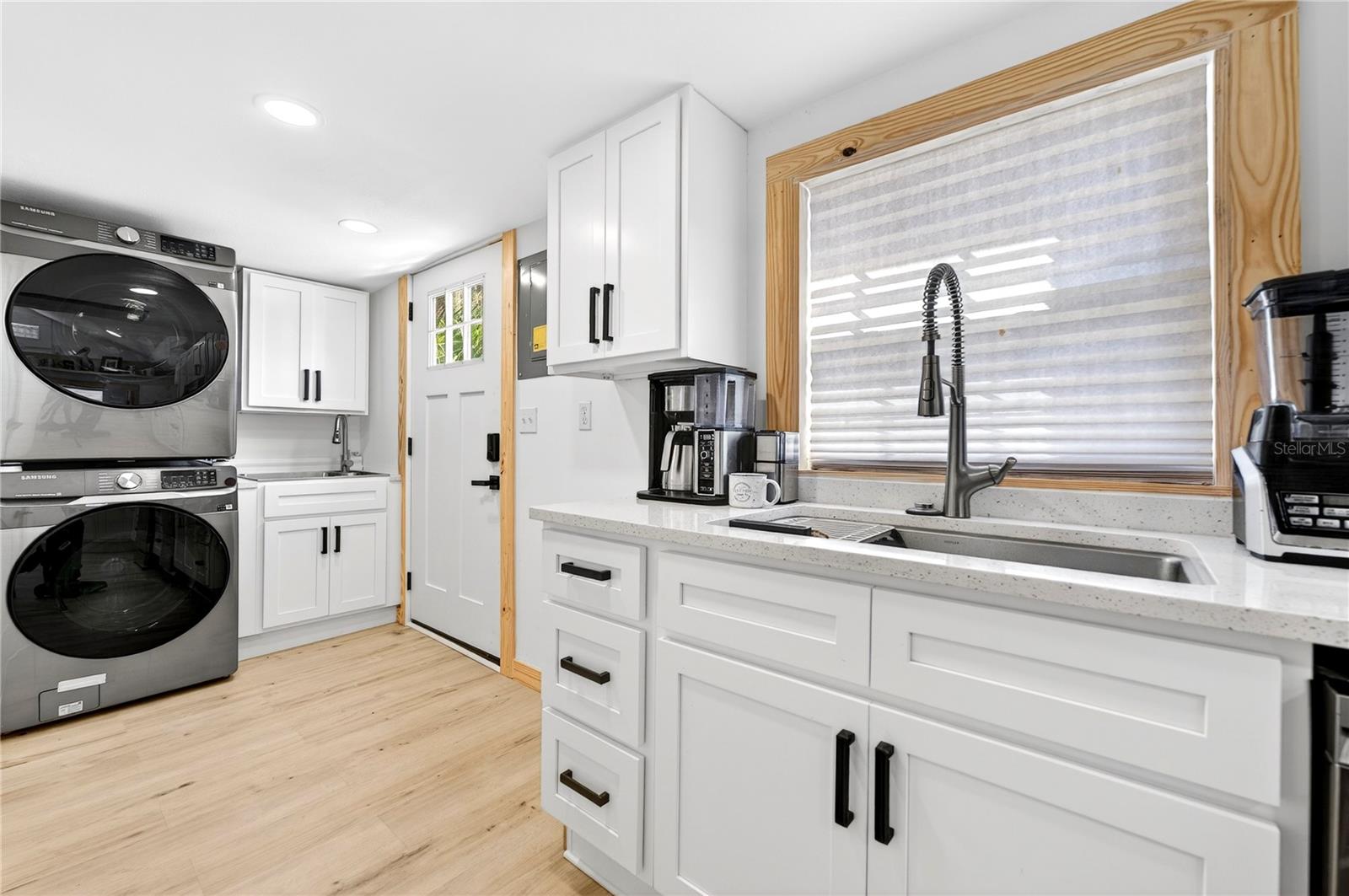 Image 21 of 41 For 607 Jefferson Street