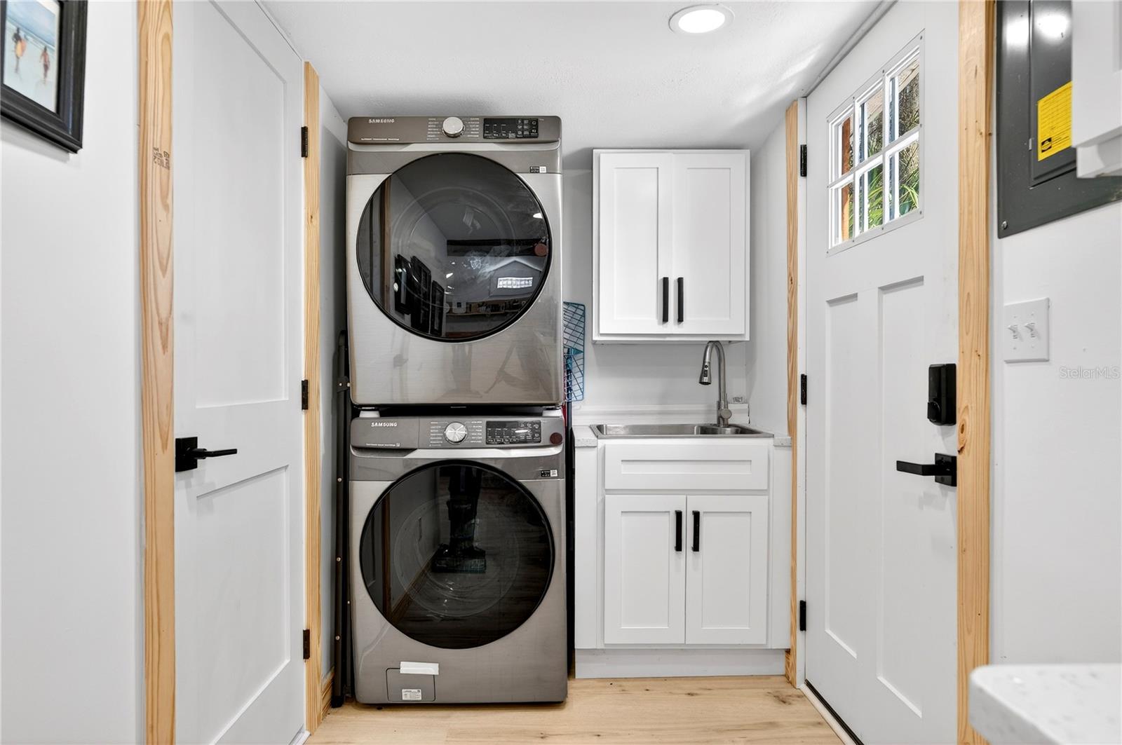 Image 22 of 41 For 607 Jefferson Street