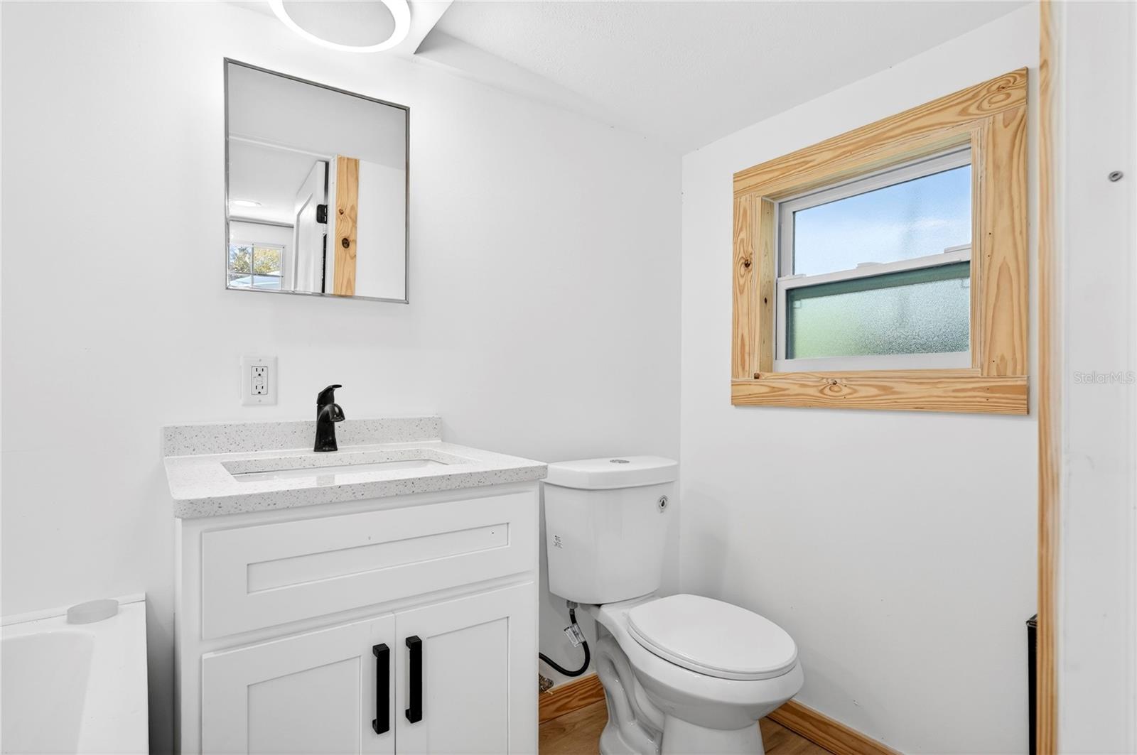 Image 23 of 41 For 607 Jefferson Street