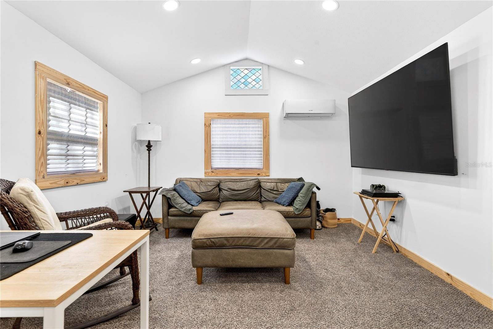 Image 6 of 41 For 607 Jefferson Street