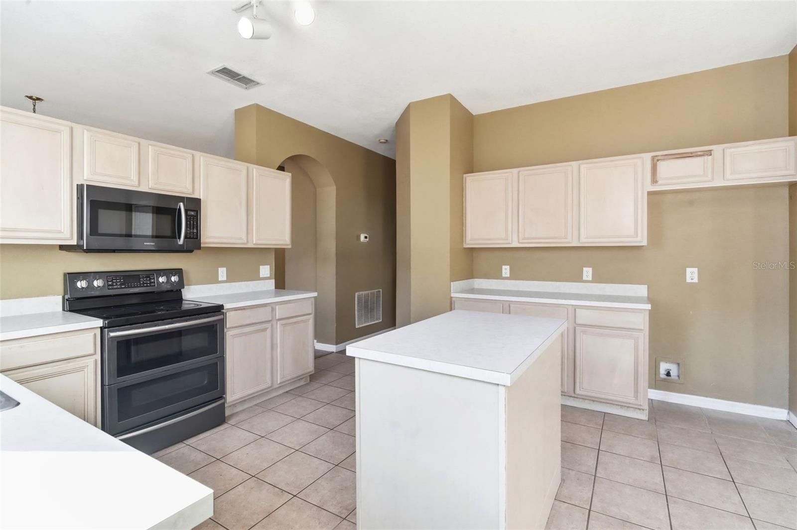 Image 14 of 38 For 2104 Mallard Creek Circle