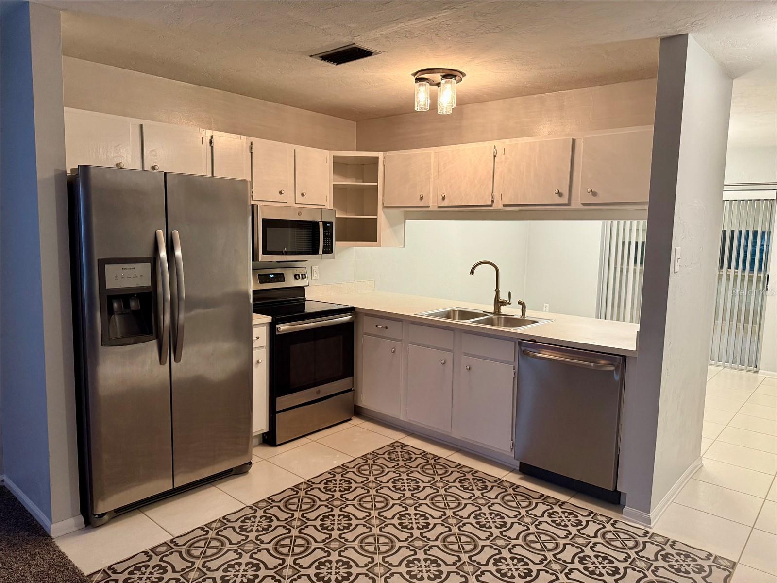 Image 5 of 26 For 1004 Hartford Drive