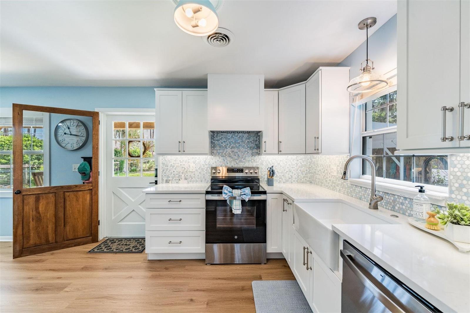 Image 11 of 47 For 13850 124th Street