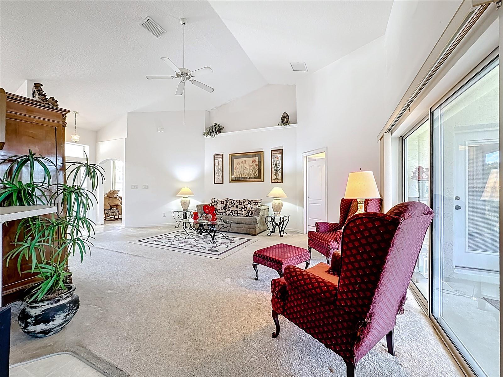 Image 12 of 69 For 200 Round Man Street