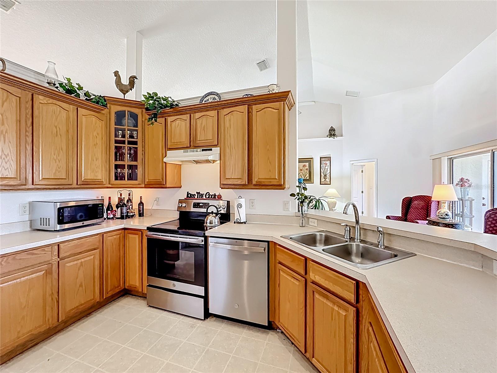 Image 18 of 69 For 200 Round Man Street