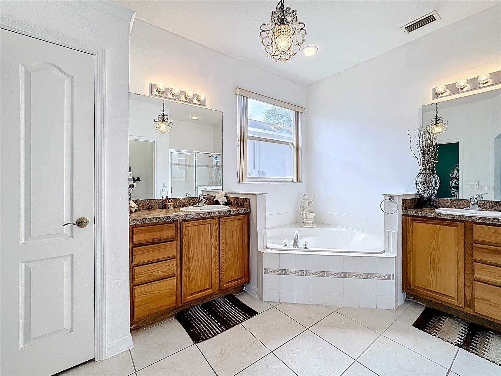 Image 26 of 69 For 200 Round Man Street