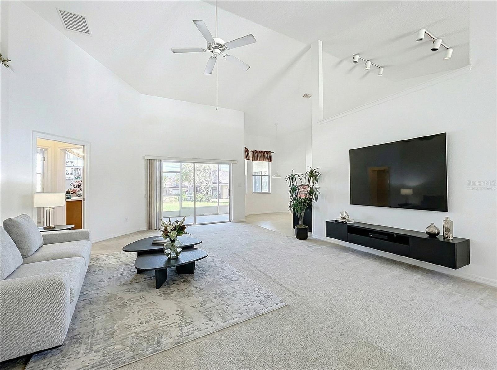 Image 3 of 69 For 200 Round Man Street