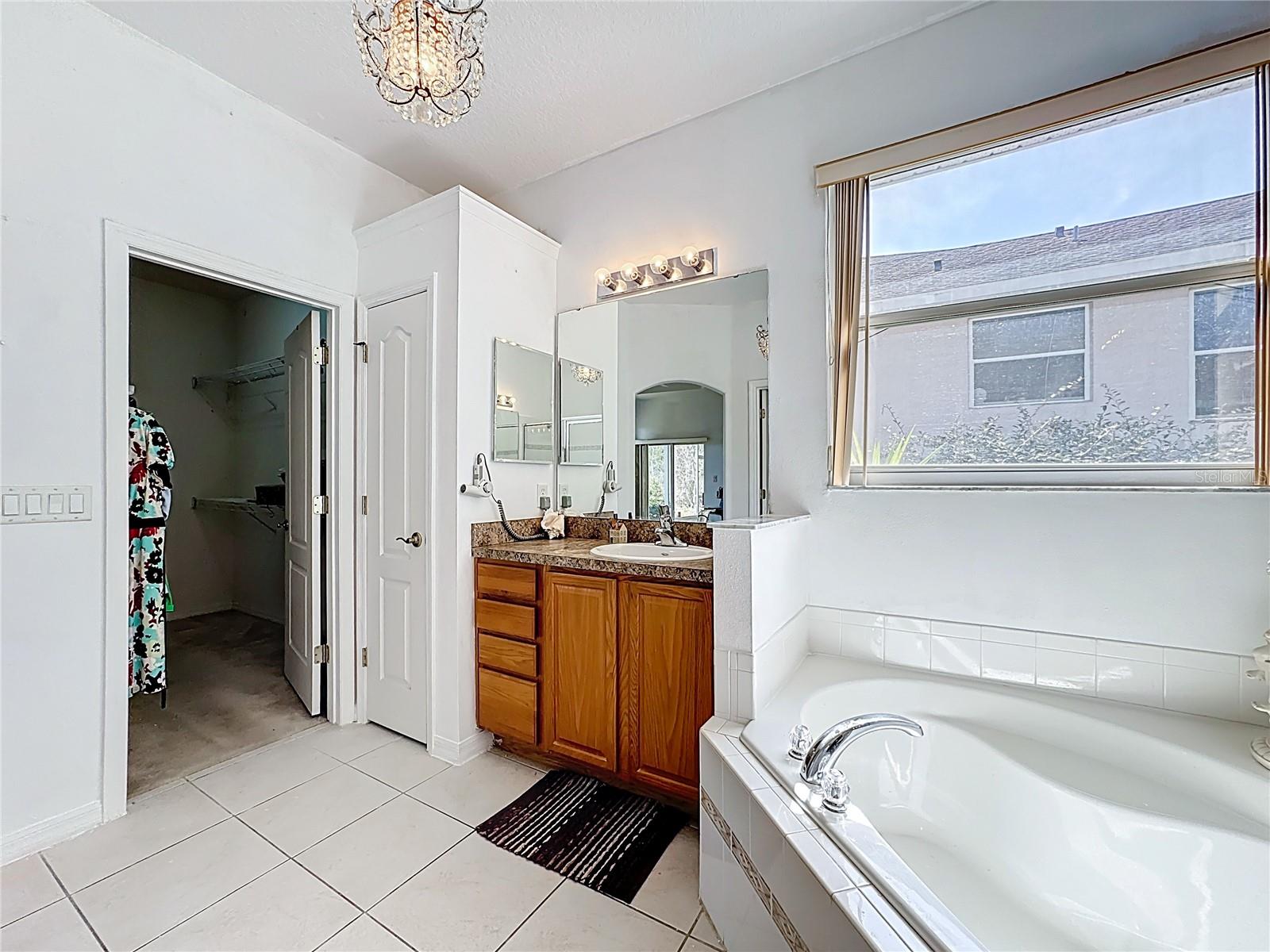 Image 30 of 69 For 200 Round Man Street