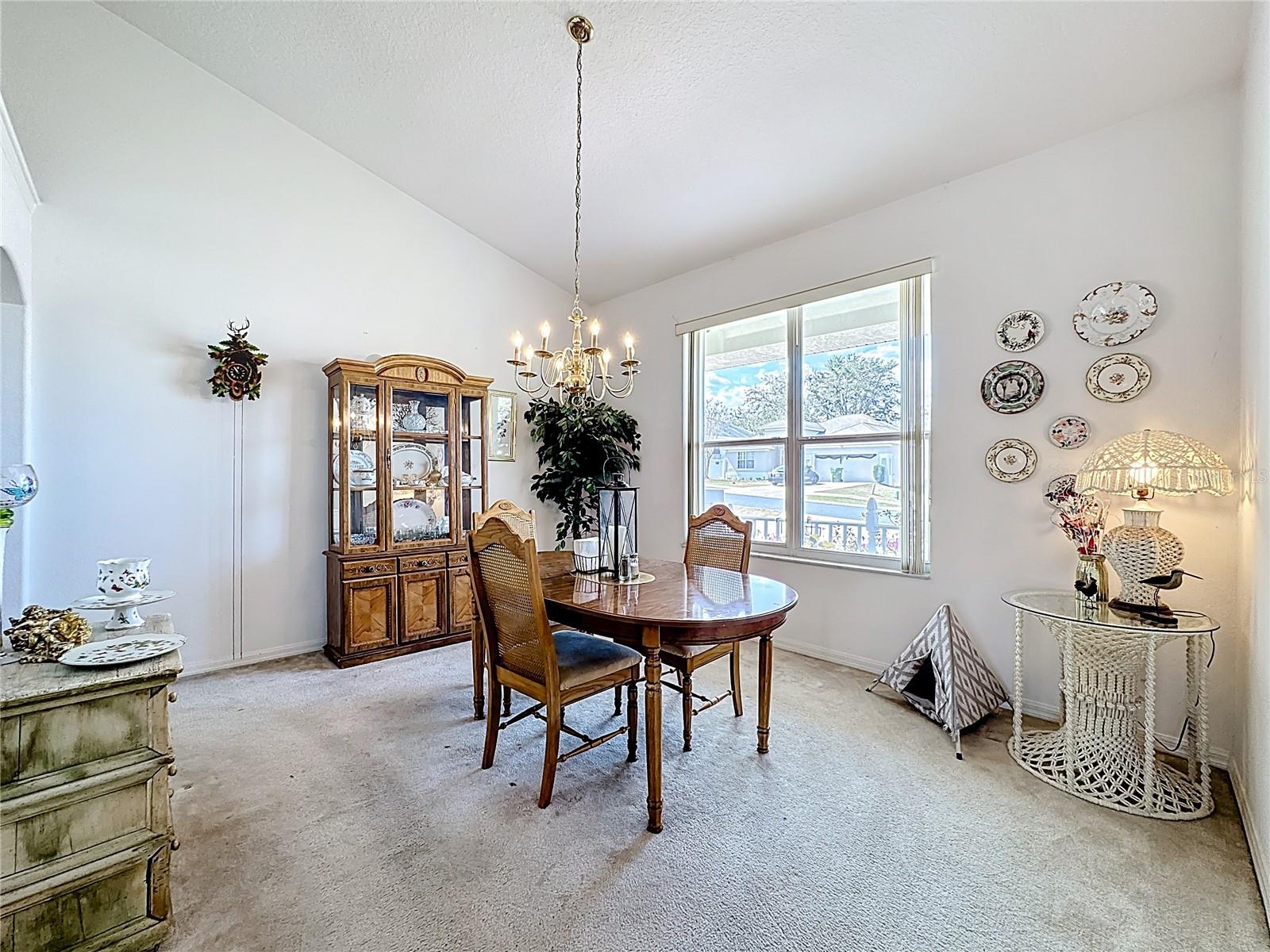 Image 6 of 69 For 200 Round Man Street