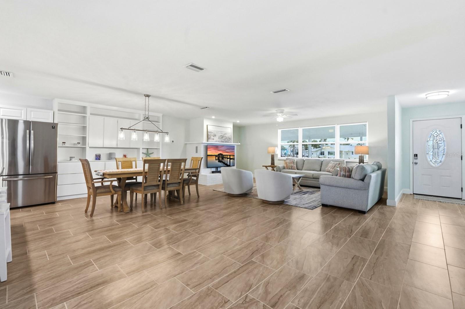 Image 18 of 73 For 341 Plaza Boulevard