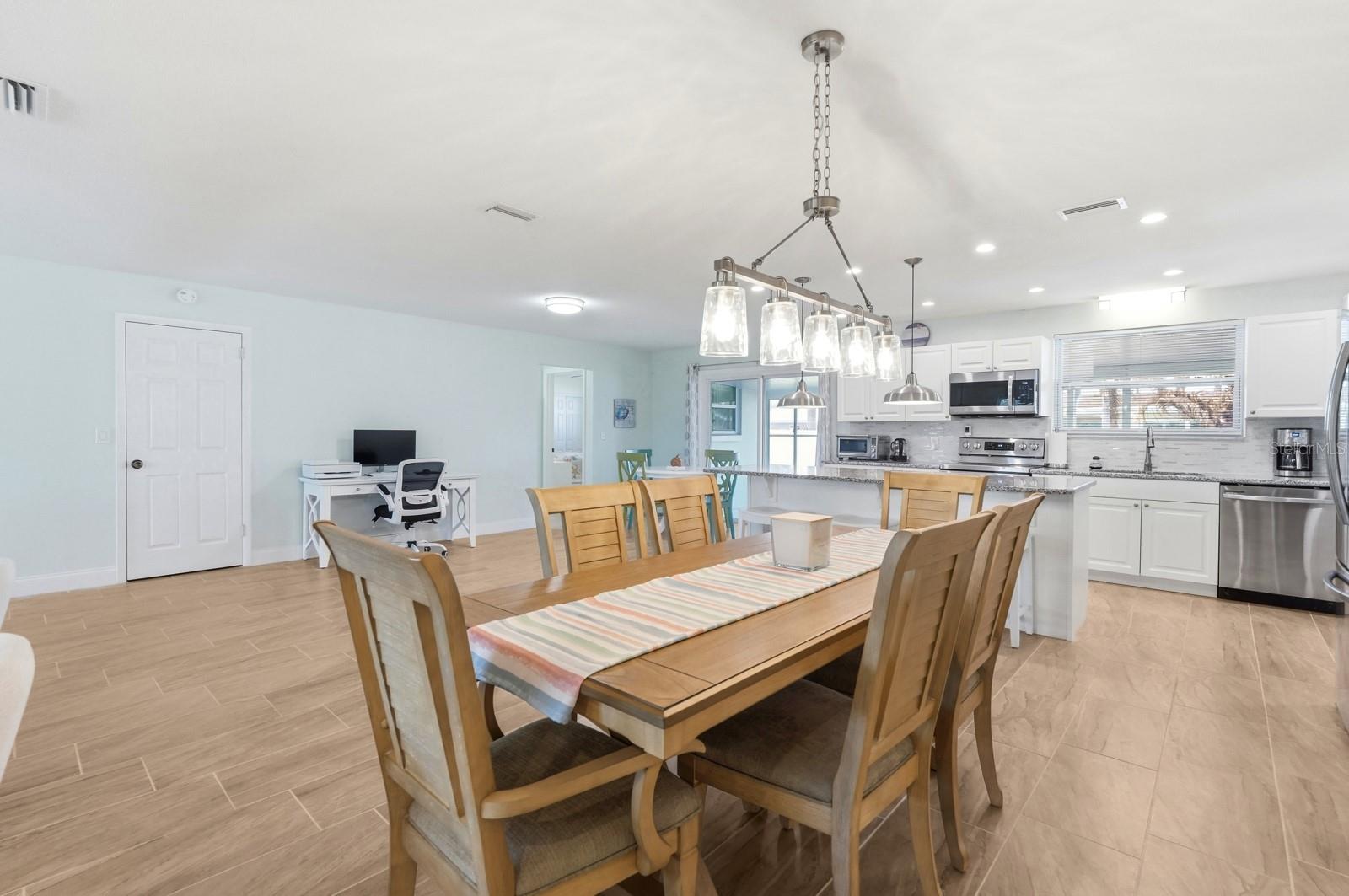 Image 20 of 73 For 341 Plaza Boulevard