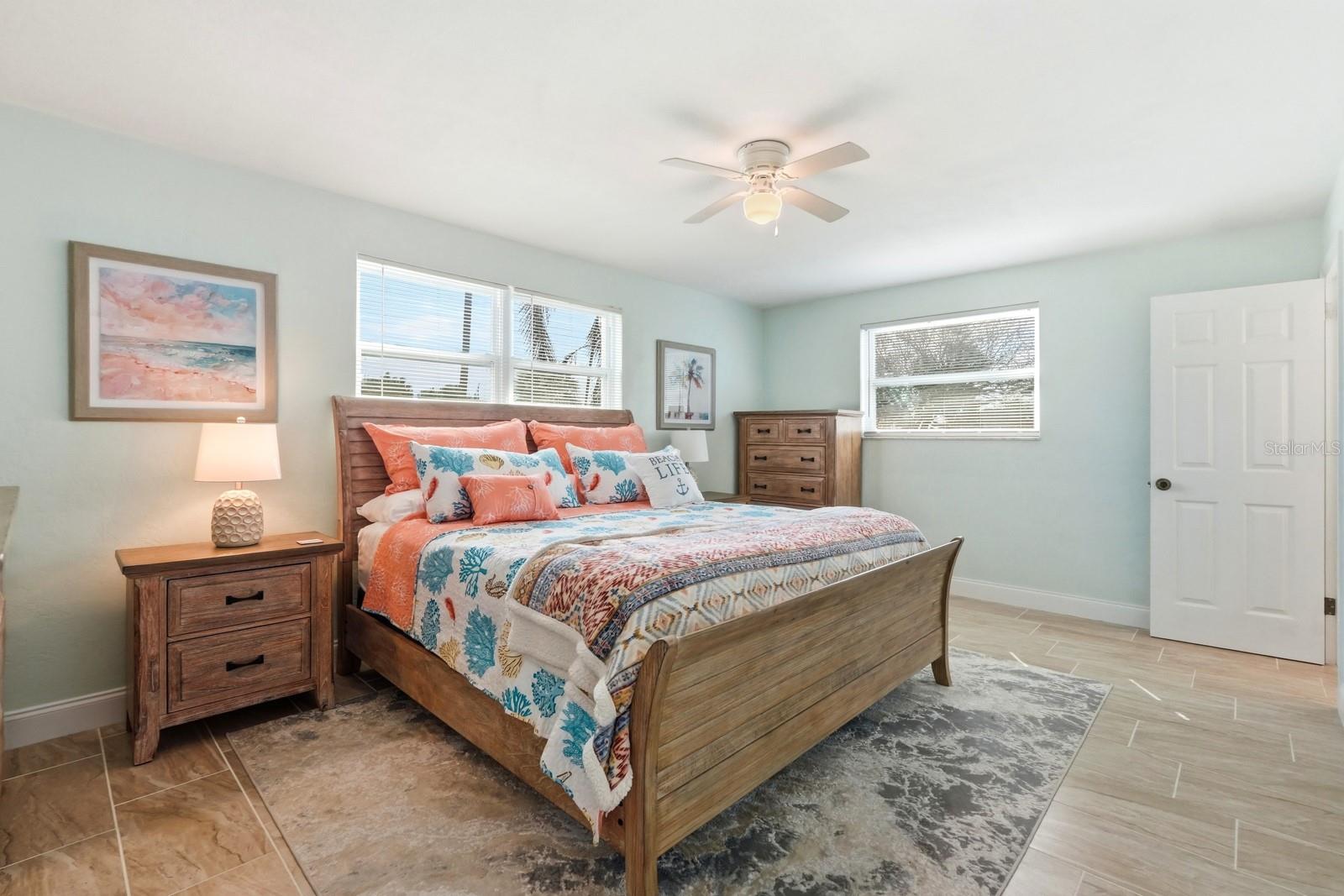 Image 24 of 73 For 341 Plaza Boulevard