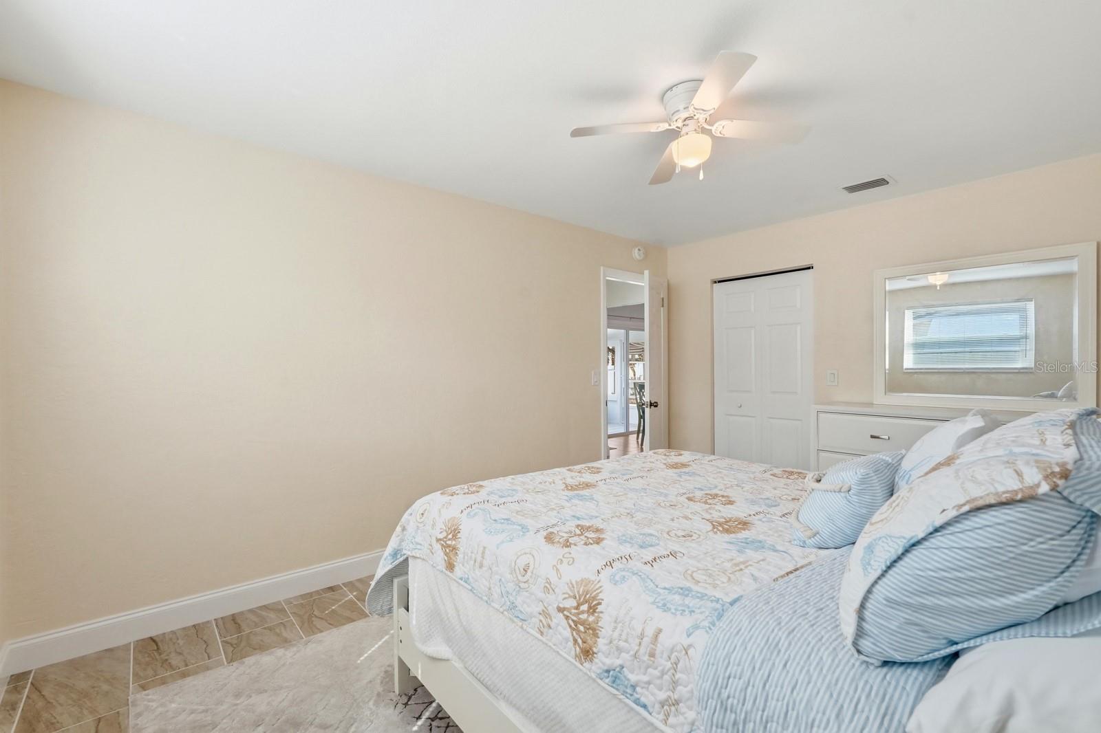 Image 30 of 73 For 341 Plaza Boulevard