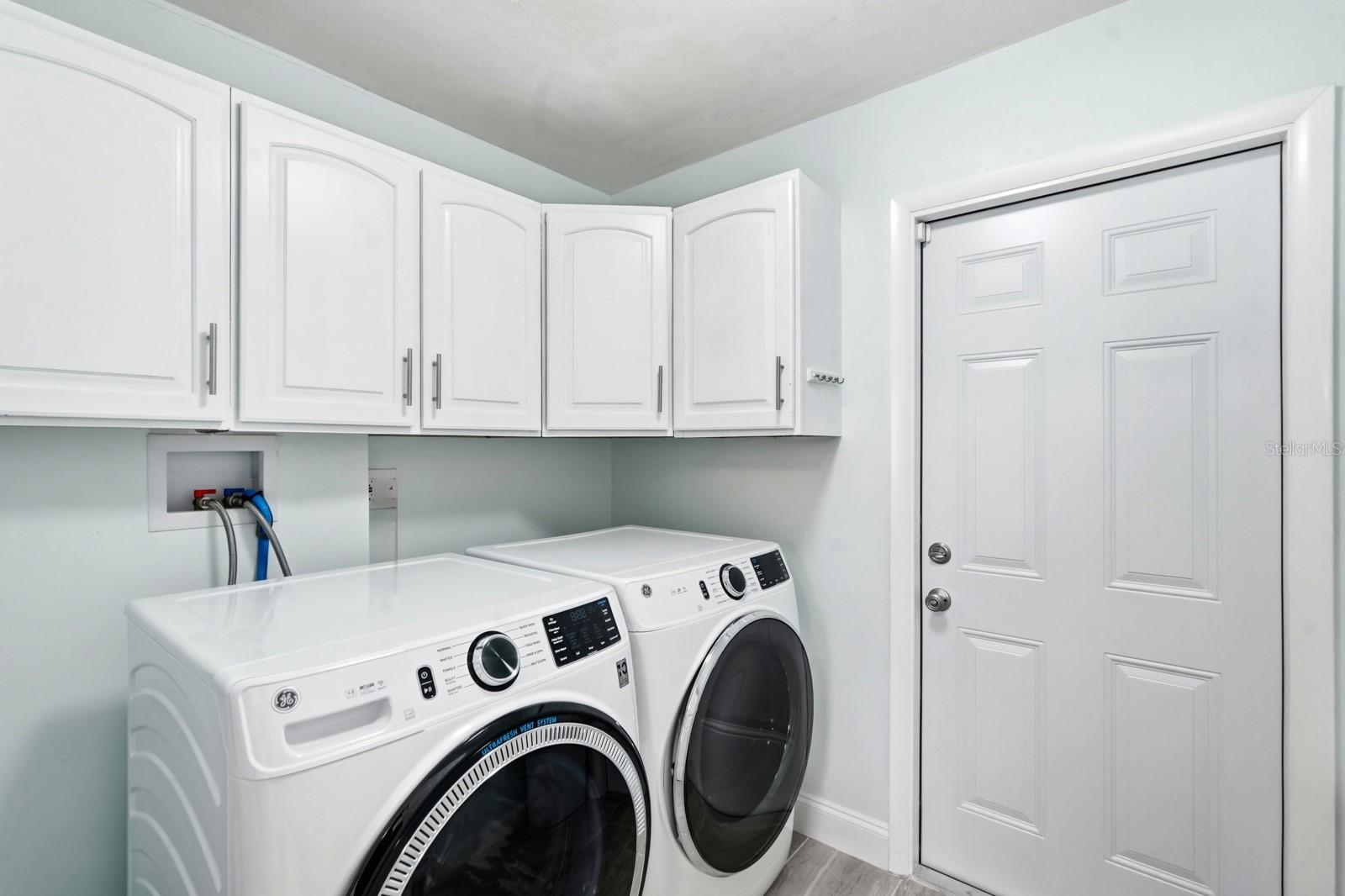 Image 35 of 73 For 341 Plaza Boulevard