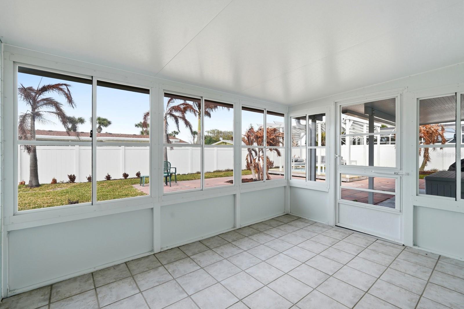 Image 36 of 73 For 341 Plaza Boulevard