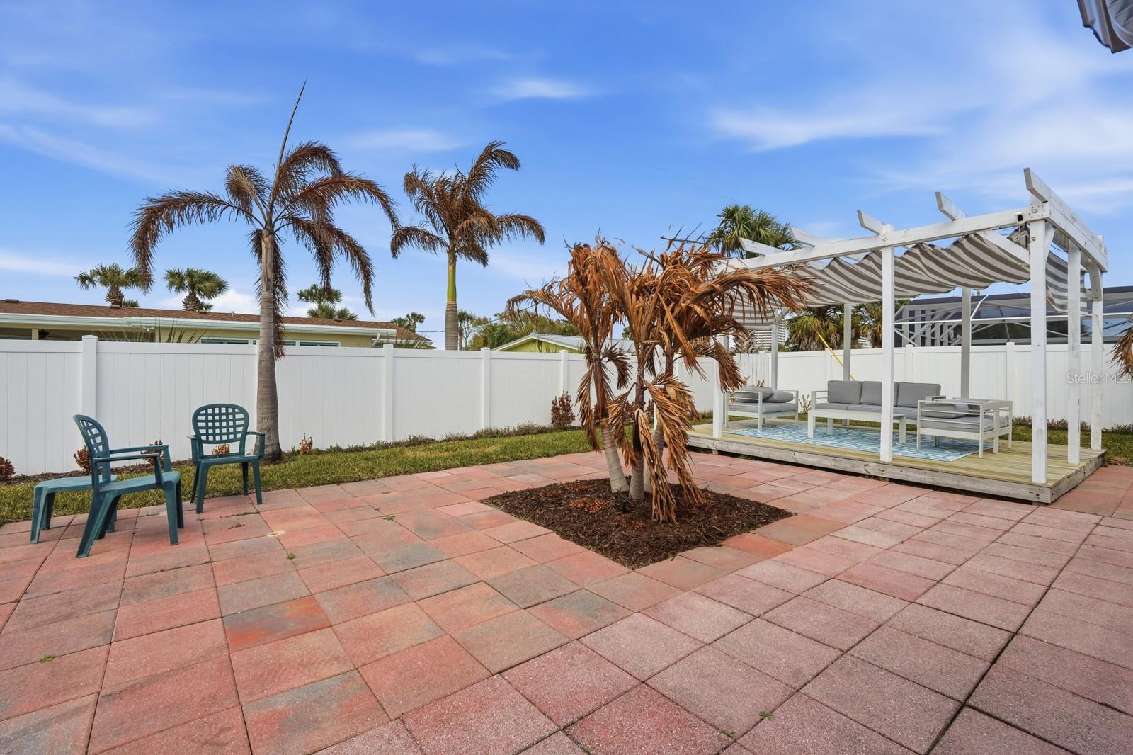 Image 38 of 73 For 341 Plaza Boulevard