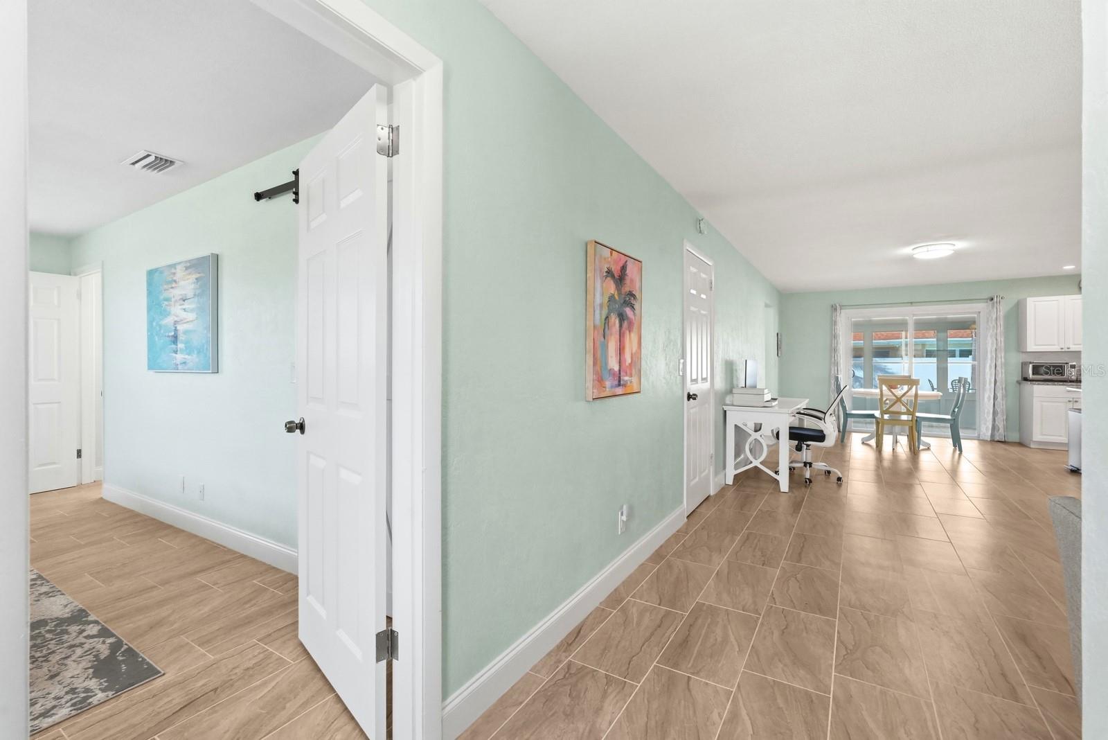 Image 4 of 73 For 341 Plaza Boulevard