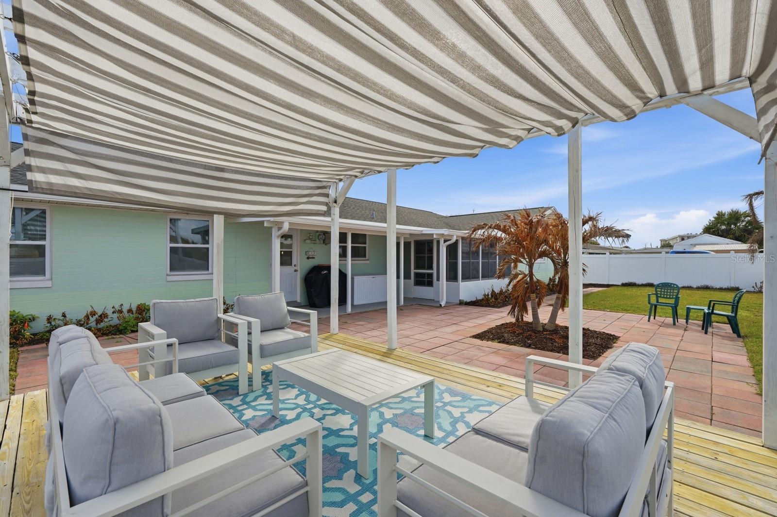 Image 42 of 73 For 341 Plaza Boulevard