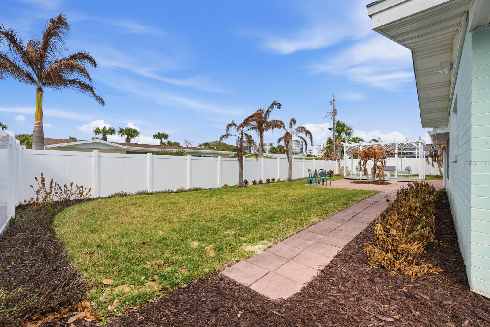 Image 47 of 73 For 341 Plaza Boulevard