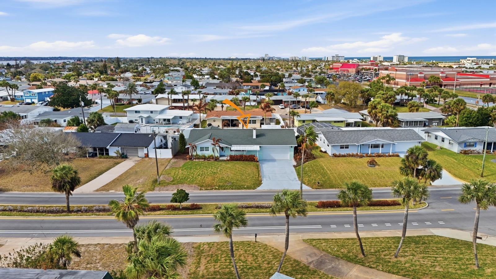 Image 54 of 73 For 341 Plaza Boulevard