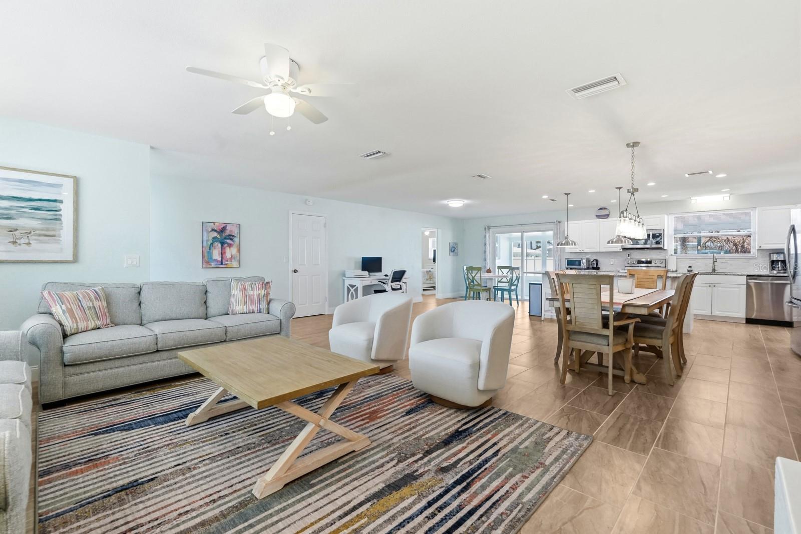 Image 7 of 73 For 341 Plaza Boulevard