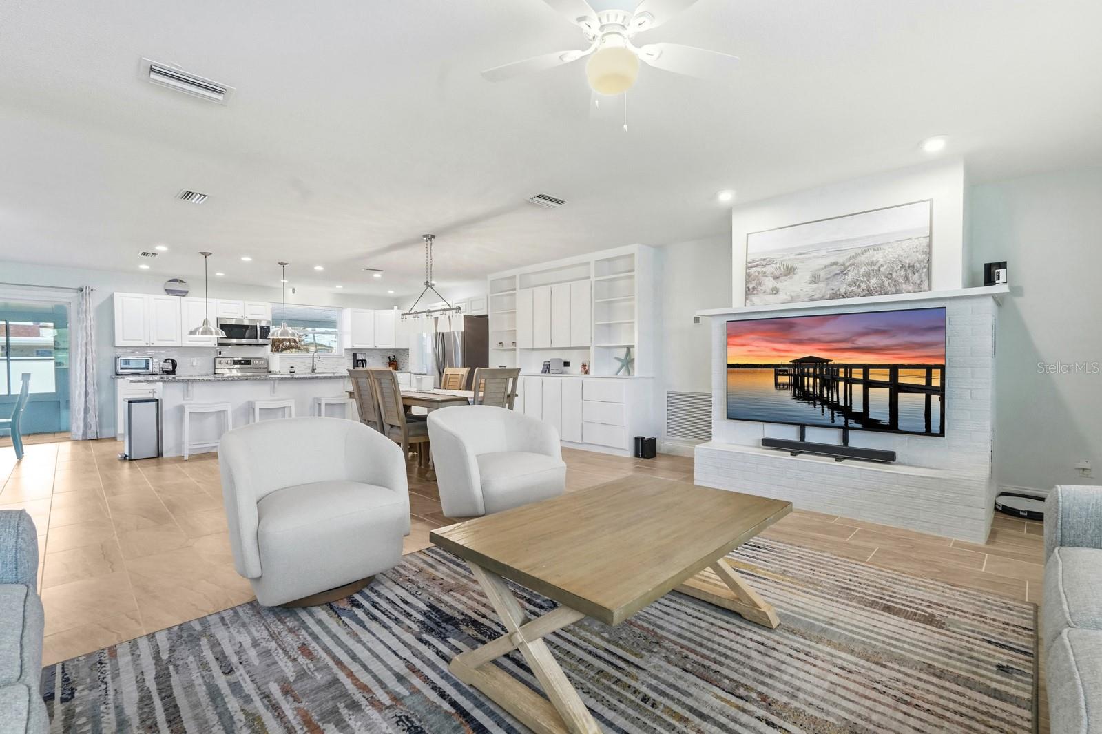 Image 8 of 73 For 341 Plaza Boulevard