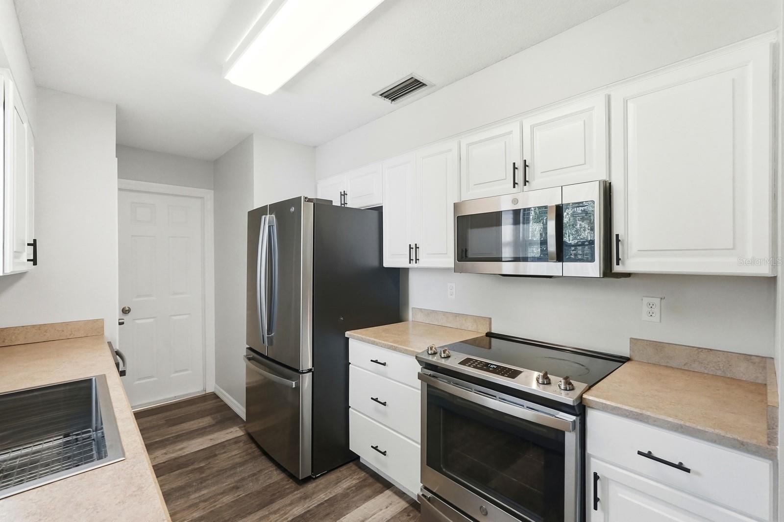 Image 12 of 48 For 543 Palm Drive