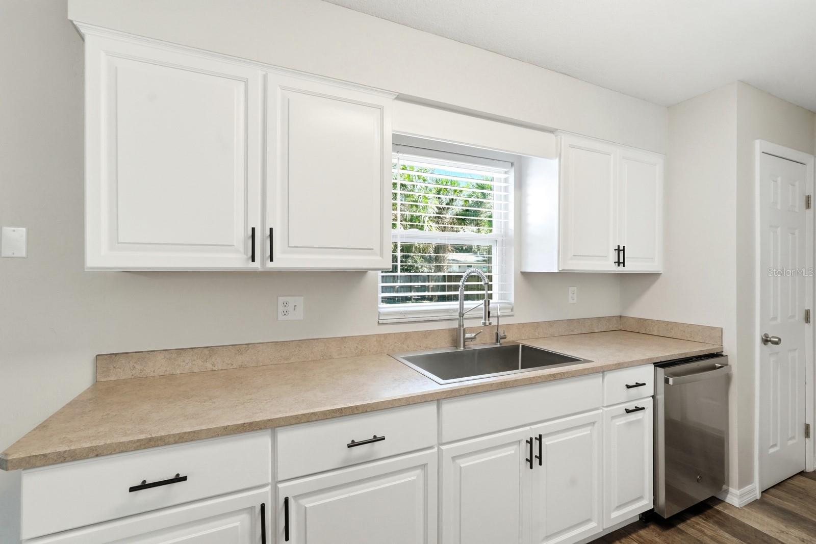 Image 13 of 48 For 543 Palm Drive