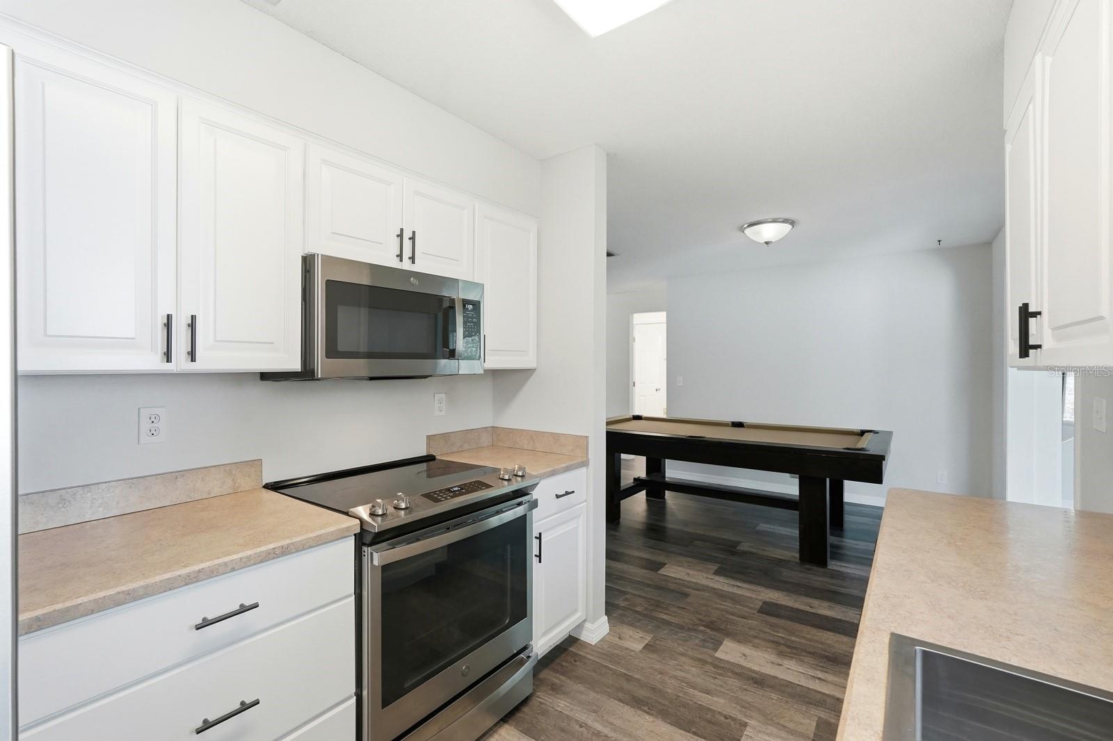 Image 15 of 48 For 543 Palm Drive