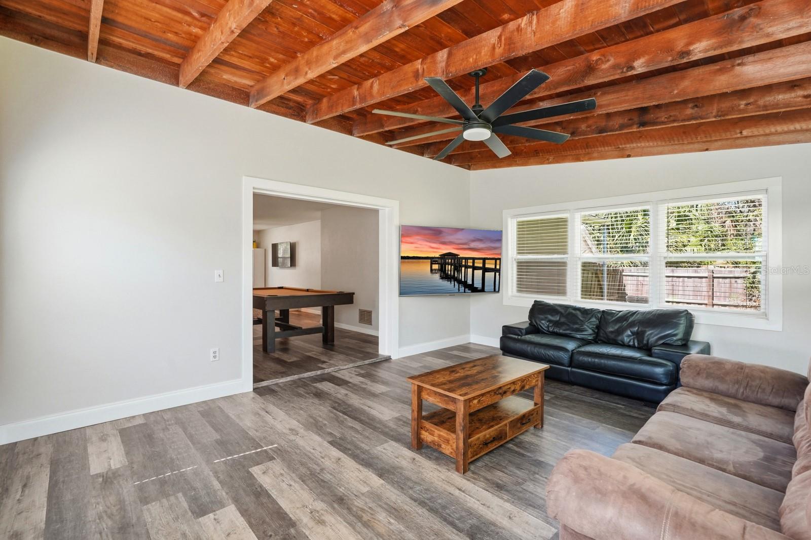 Image 18 of 48 For 543 Palm Drive